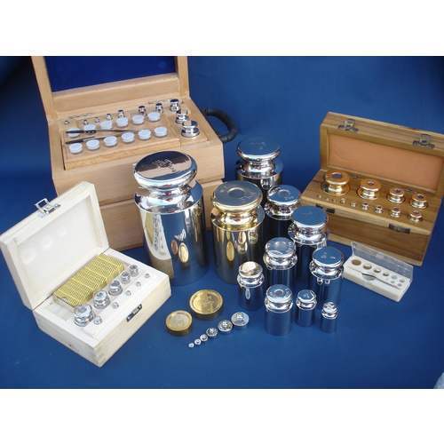 Laboratory Analytical Weight Box in Mathura
